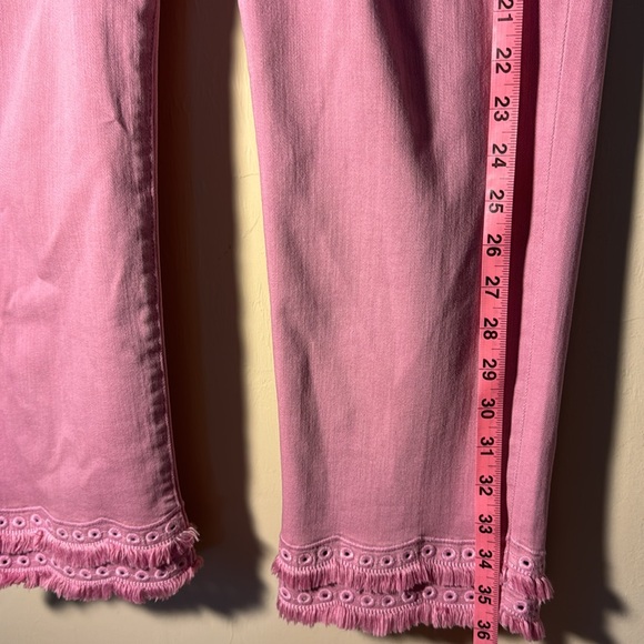Chico’s So Slimming Girlfriend Slim Leg Crop Size 8 1 Pink Jean Eyelet Ankle - Picture 5 of 11